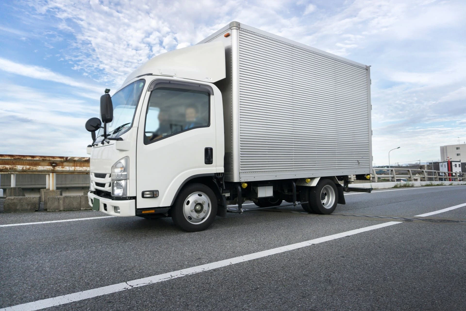 中型トラック
